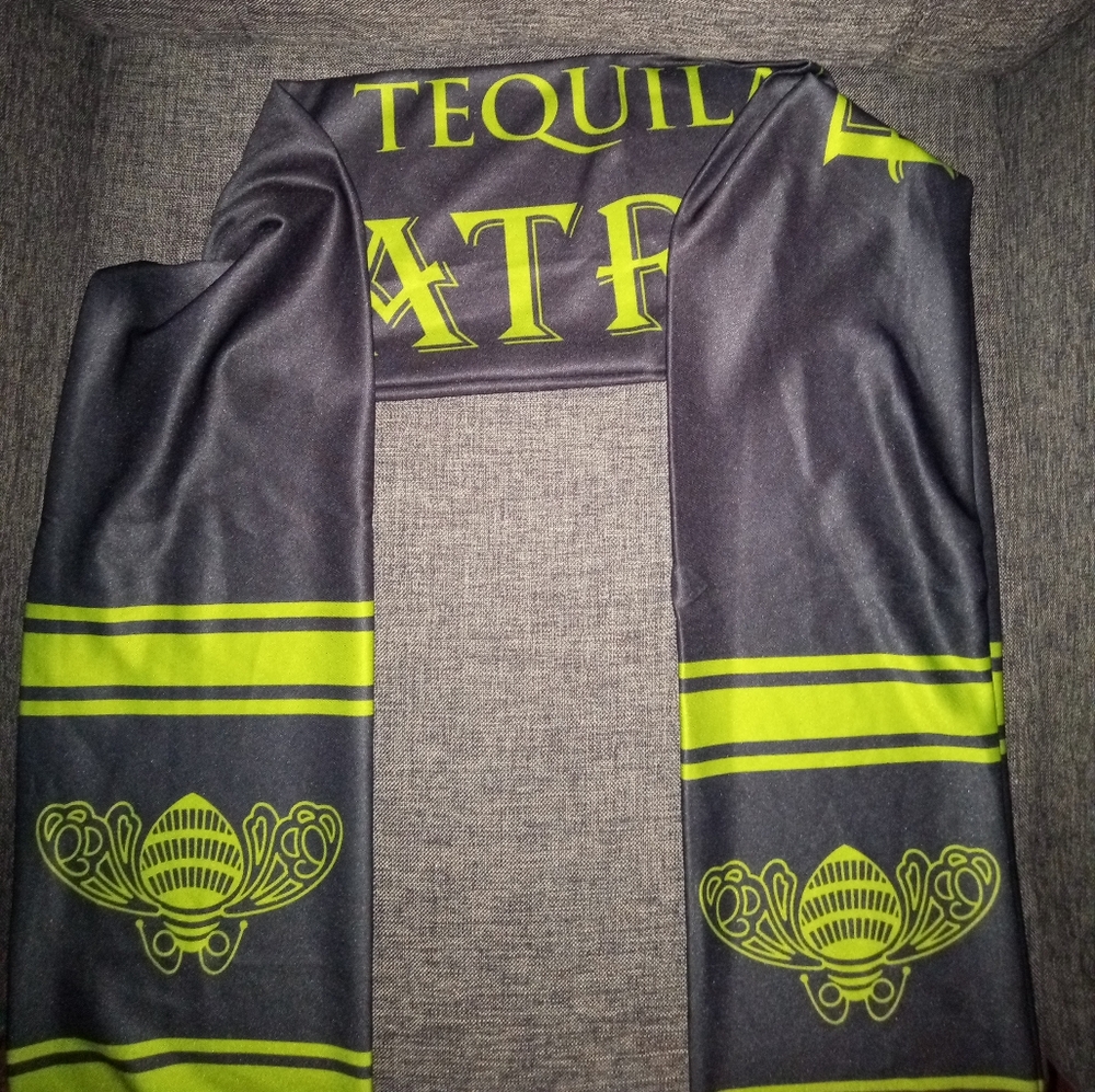Patron scarf